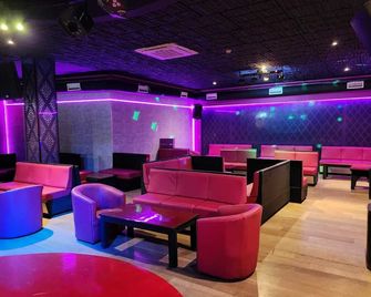 El Oumnia Puerto & Spa - טנג'יר - טרקלין