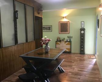Luitel Homestay - Artistic Luxury Retreat - Gangtok - Comedor