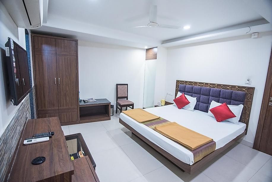 Hotel Crown Palace - בהופאל - חדר שינה