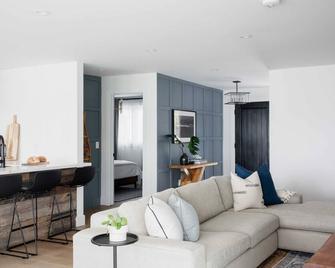 Wellers Landing - Prince Edward County Lakehouse - Brighton - Sala de estar