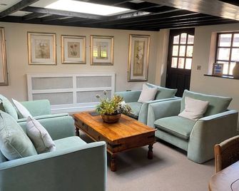 Pools Cottage - The Farmhouse - Kenilworth - Lounge