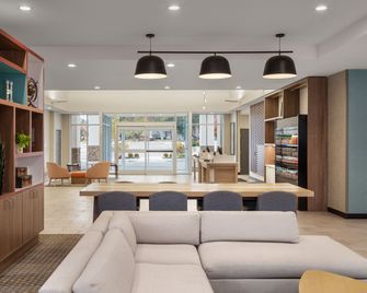 Holiday Inn & Suites Detroit - Troy by IHG - Troy - Lounge