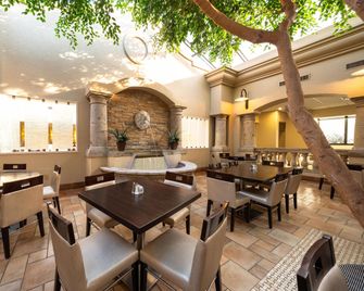 DoubleTree by Hilton Hotel Houston Hobby Airport - Houston - Restaurant