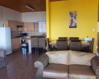 Golden Dawn Chalets - La Mercy