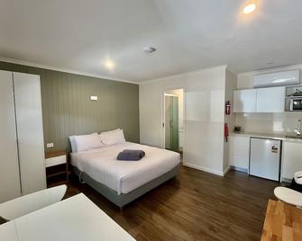 Young Caravan and Tourist Park - Young - Habitación
