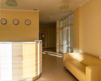 Hotel Morskaya Volna - Anapa - Resepsiyon