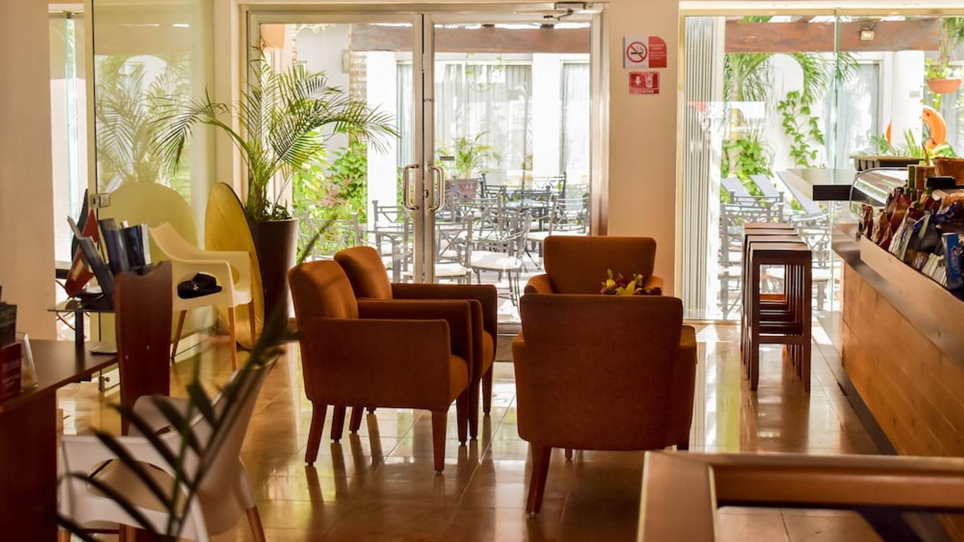 أمبيانس سويتس كانكون