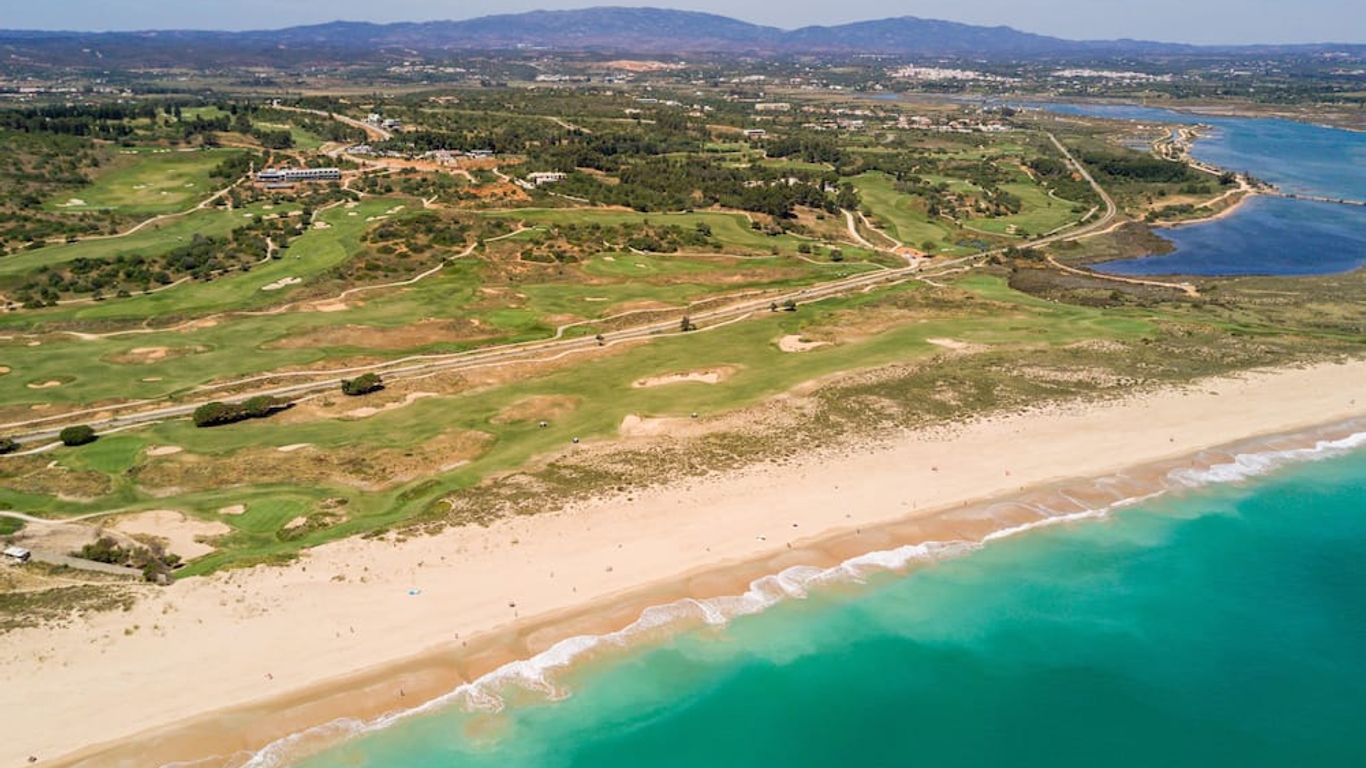 Palmares Beach House Hotel