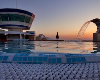 Albergo Yacht Club Marina Di Loano - Loano - Bazén