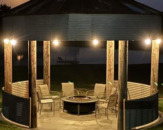 Only 5 Minutes From Indian Creek Marina At Mark Twain Lake! - Monroe City - Patio