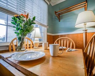 Island Manor Resort By Vrhost - Block Island - Essbereich