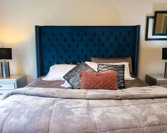 Modern secluded home minutes from DT Raleigh and NCstate - Raleigh - Habitación