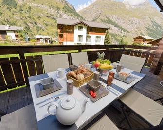 Casa delle Stelle by Zermatt Premium Apartments - Zermatt - Balkong