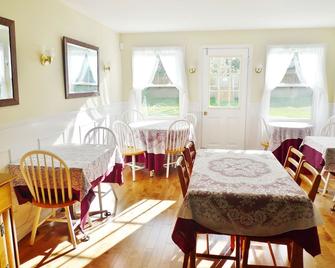 Cavendish Breeze Inn - Cavendish - Restaurante