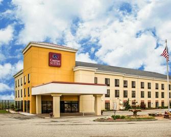 Comfort Suites Edinboro - Edinboro - Building