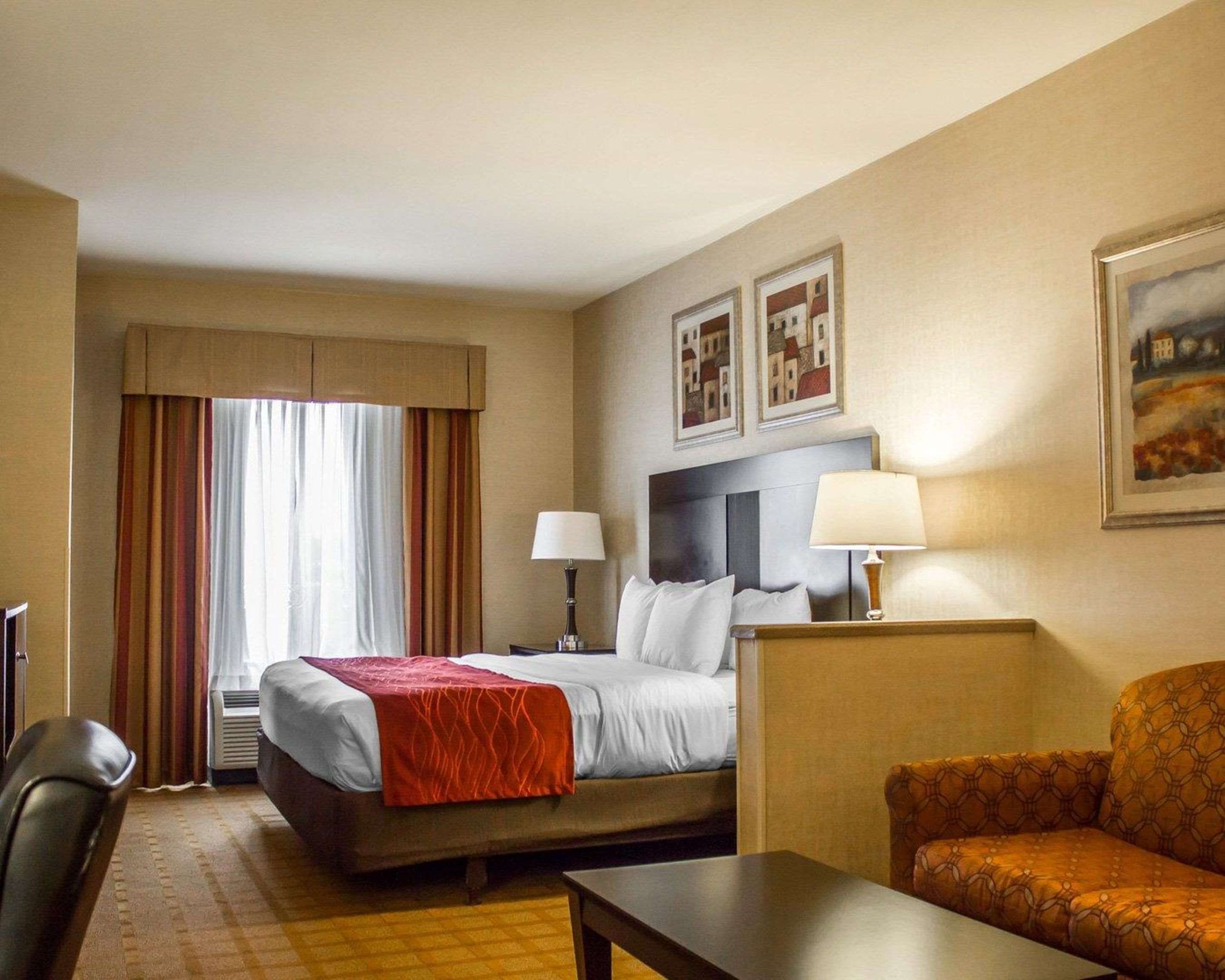 Comfort Suites 102 1 3 9 Edinboro Hotel Deals Reviews Kayak