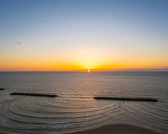 Netanya Beachfront & Pool Retreat by Sea N' Rent - Netanya - Beach