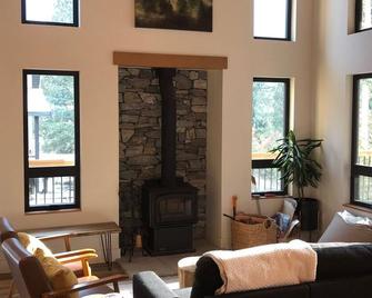 Hygge Hytte.Brand new cabin in Sunshine Valley BC - Гоп