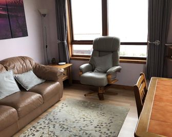 Chalet with 2 bedrooms - Scalloway - Pokój dzienny