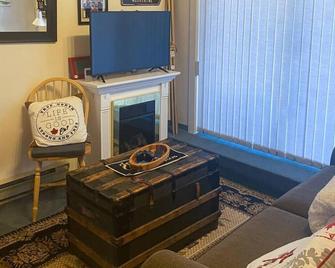 Apex Mountain ~ The Snuggle Inn ~ Cozy Apartment - Hedley