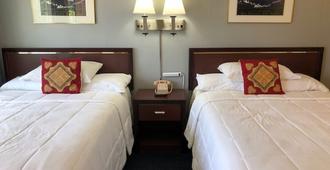 A1 Choice Inn - Mount Shasta - Bedroom