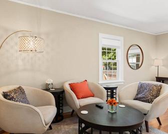 Freshly renovated home in a vintage neighborhood - Billings