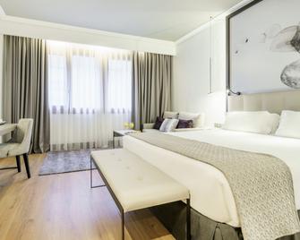 Hotel Ilunion Bilbao - Bilbao - Schlafzimmer