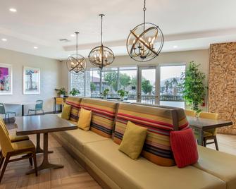Home2 Suites by Hilton Redlands Loma Linda - Redlands - Лоббі