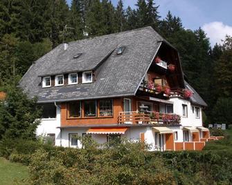 Hotel-Pension Thomé - Hinterzarten - Building