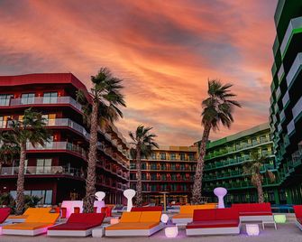 voco Dubai Monaco Heart of Europe by IHG - Dubaj - Budynek