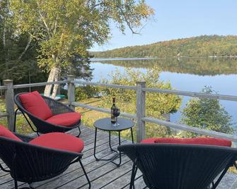 Family Friendly including the 4 legged ones (pet friendly) - La Conception - Balcony