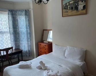 Homely 4-bed House in Manchester - Mánchester - Habitación
