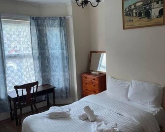 Homely 4-bed House in Manchester - Manchester - Bedroom