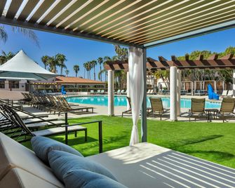 Hilton Santa Barbara Beachfront Resort - Santa Barbara - Piscina