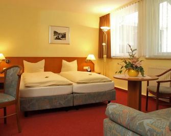 Hotel Am Schlossberg - Ziegenrück - Schlafzimmer