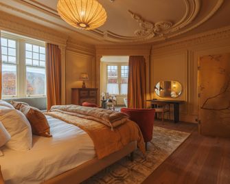 Pine Trees Hotel - Pitlochry - Gebouw