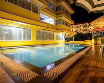 Sairaj Beach Resort - Calangute Goa - Calangute - Uima-allas