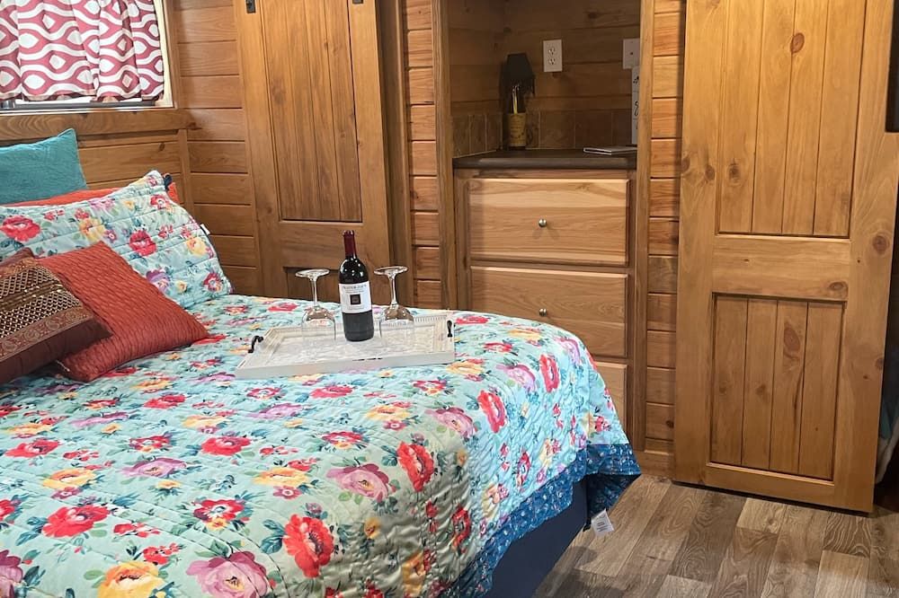 A&M Country Living Little Sunset - Navasota - Bedroom
