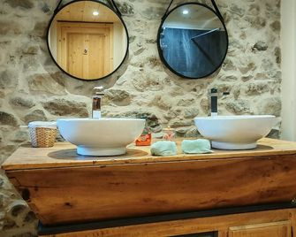 Maison De Village De Caractere, 10 Pers - Beauvezer