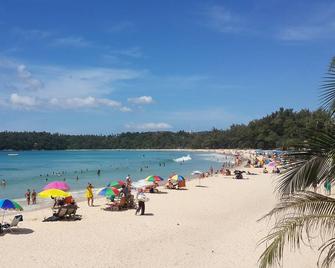 Kata Beachwalk Hotel And Bungalows - Karon - Beach