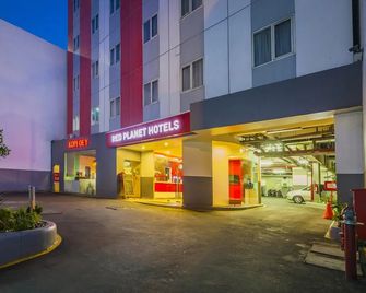 Monoloog Hotel Pasar Baru - Yakarta - Edificio