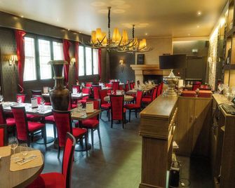 Logis -Hotel & Restaurant De La Place - Seulline - Restaurante