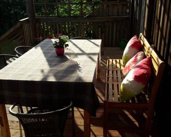 Wooden house in the countryside to relax and release from everyday - Burgheim - Patio