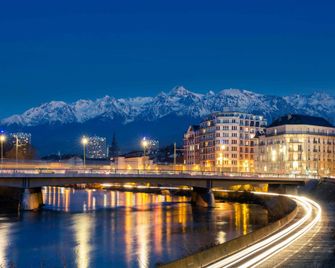 ibis Grenoble Gare - Grenoble - Gebouw