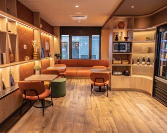 Novotel Suites Clermont-Ferrand Polydome - קלרמו פראה - טרקלין