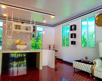 Krizlion Hotel - Hinatuan - Recepción