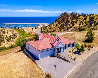 The Darling Of Marina - A Hilltop And Sea Getaway - Wirrina Cove