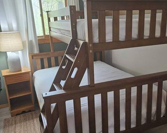 Otter's Holt - Lakeside Retreat With Hot Tub & Sauna - Perth