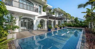 Sunset Sanato Resort & Villas - Phu Quoc - Pool