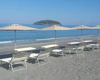 B&B La Stazione - Diamante - Strand
